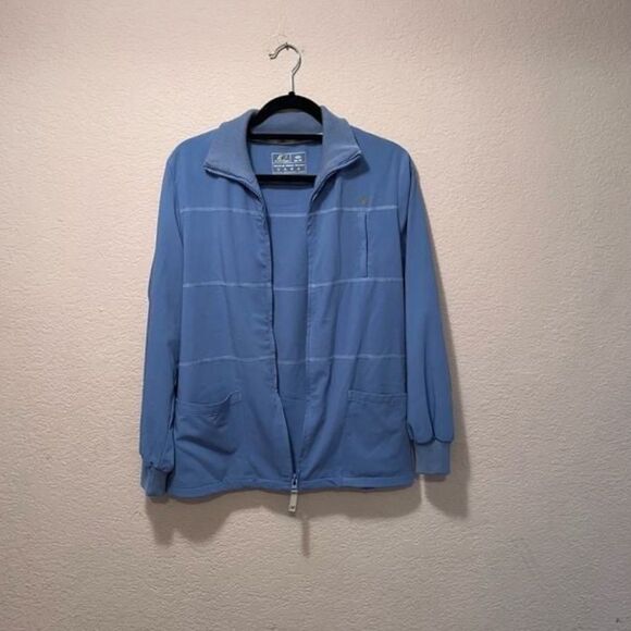 New Balance Zip Up Lightweight sweatshirt with pockets. - Picture 4 of 8